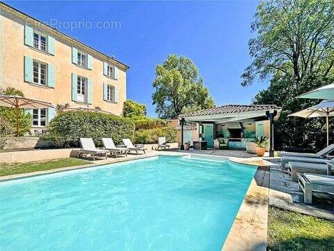 Maison 238 m² à Salernes  - photo 2
