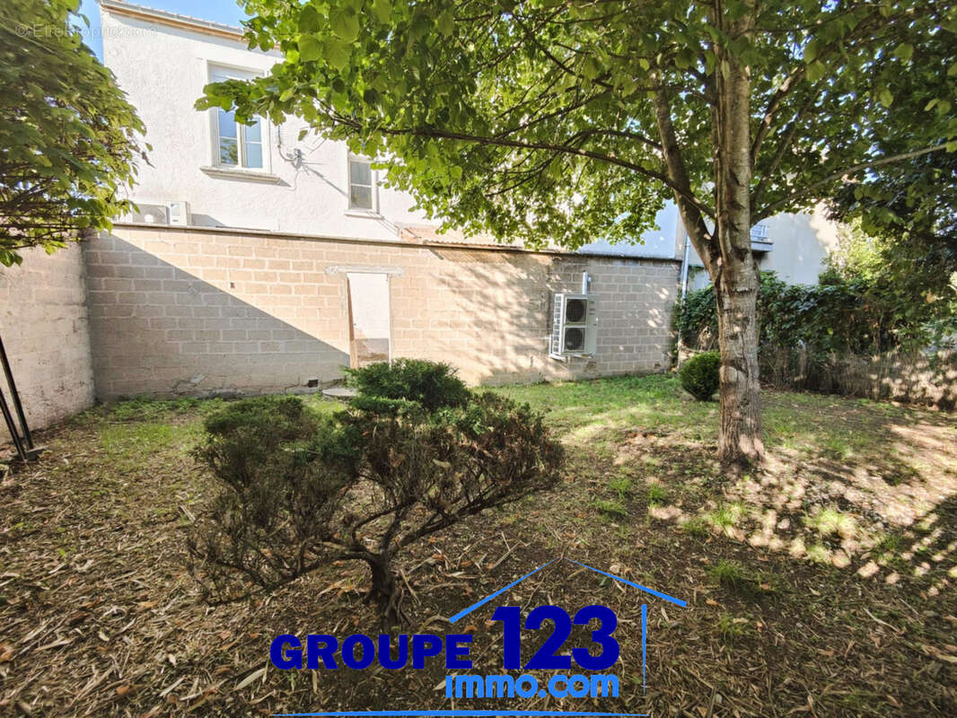 Maison avec local loué à Migennes   Vivez et investissez en un seul lieu - photo 11