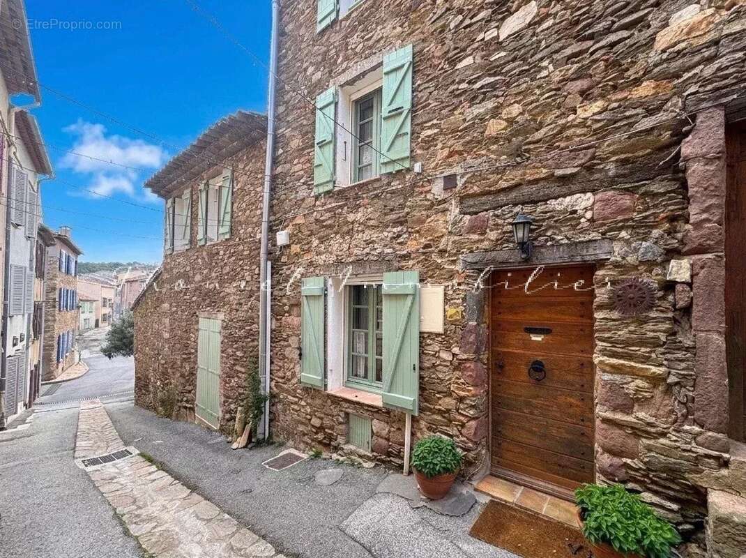 Maison à LA GARDE-FREINET