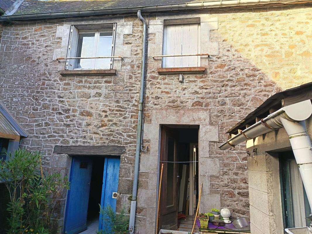 Maison à MINIAC-MORVAN