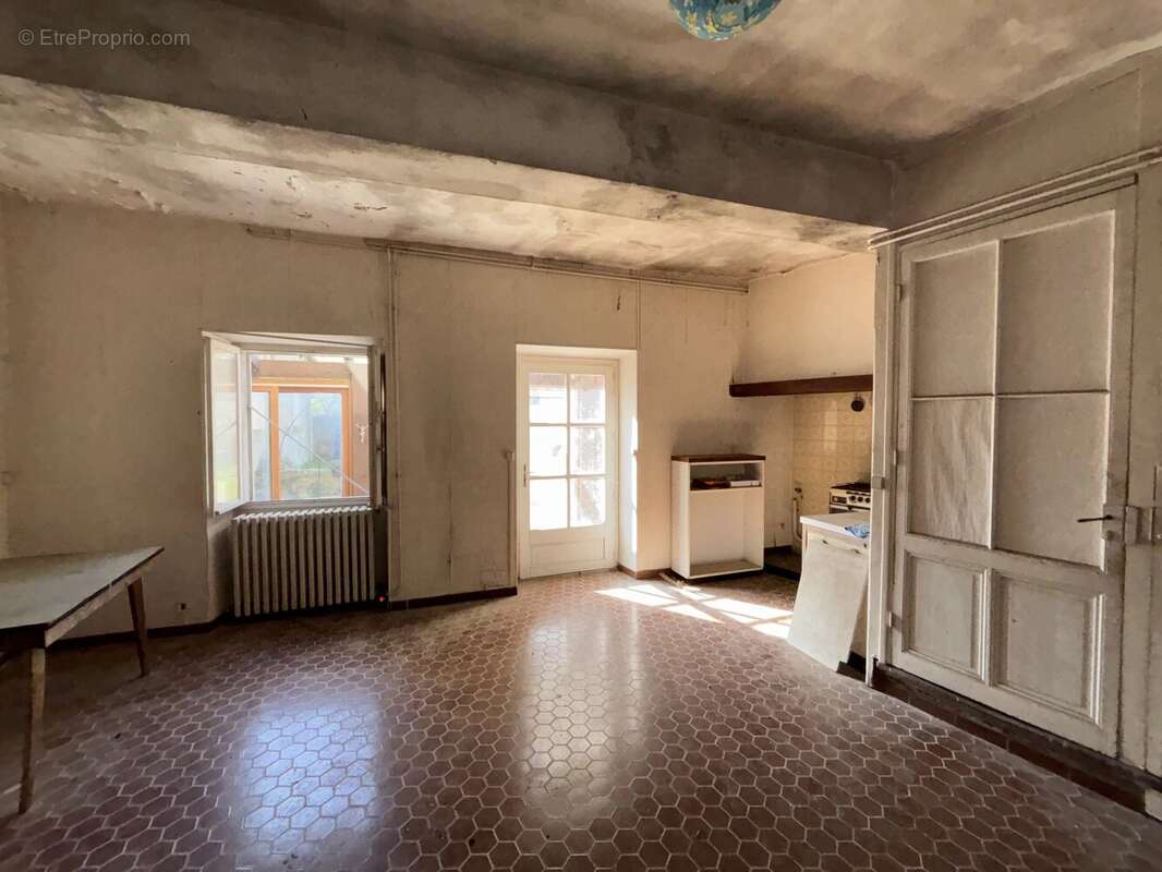 Appartement à VILLEMOUSTAUSSOU