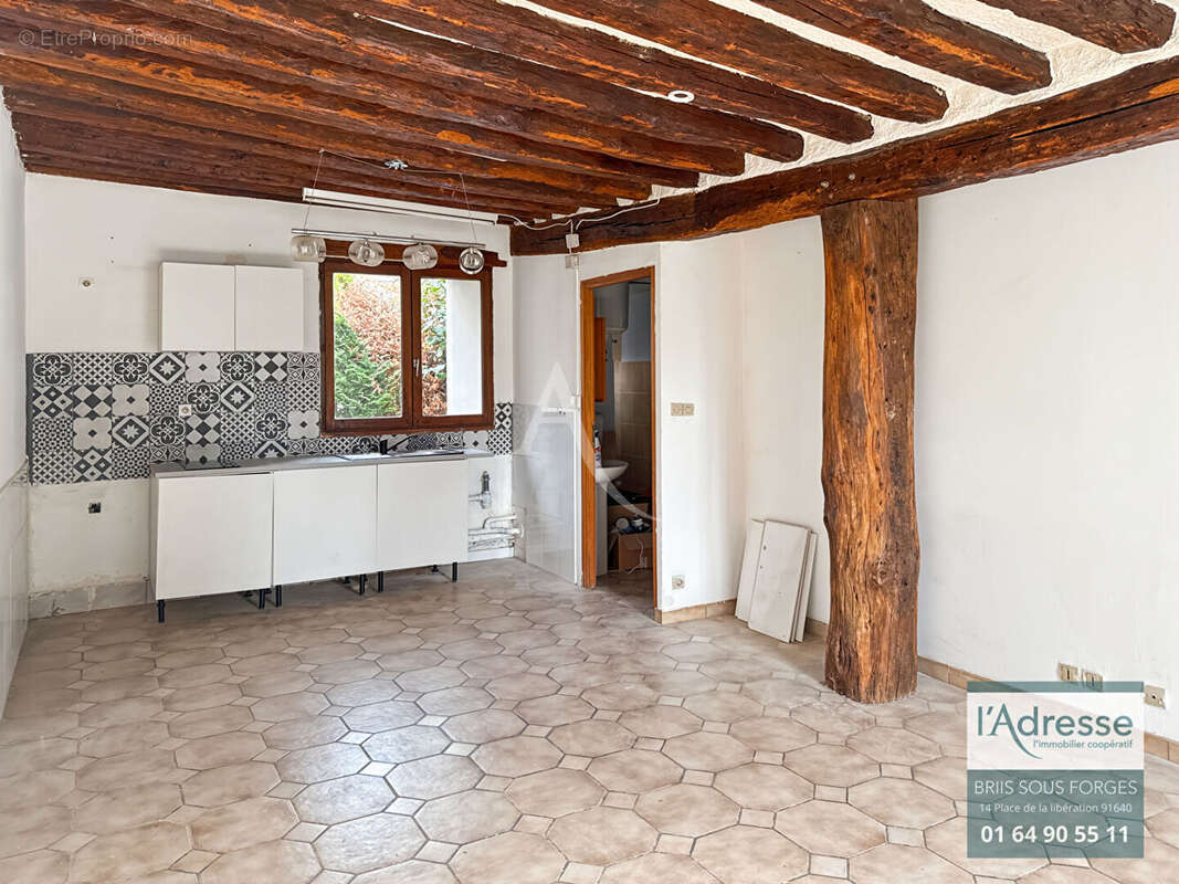 Appartement à FONTENAY-LES-BRIIS