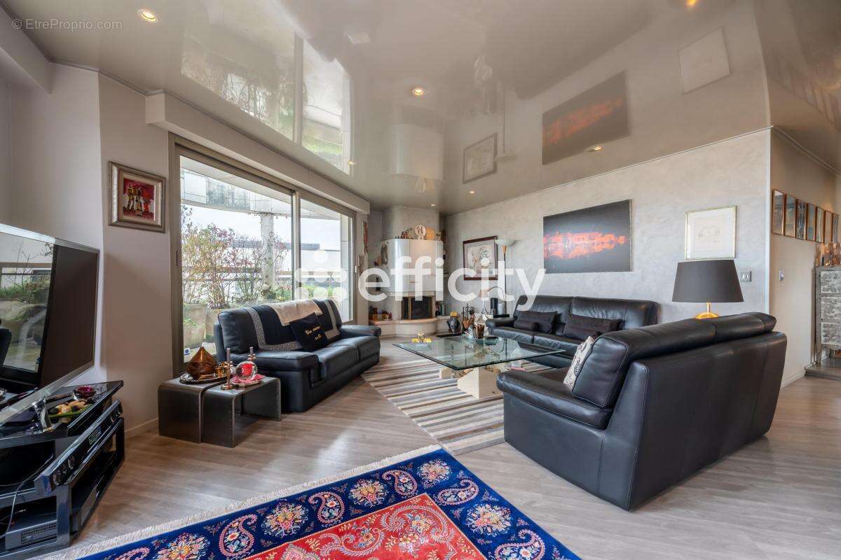 Appartement à LEVALLOIS-PERRET
