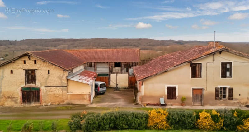 Dpt Gers (32), à vendre BERNEDE Grande maison ancienne de 500 m² habitables à rénover sur 2,5 hectares de terrain, au calme - photo 11