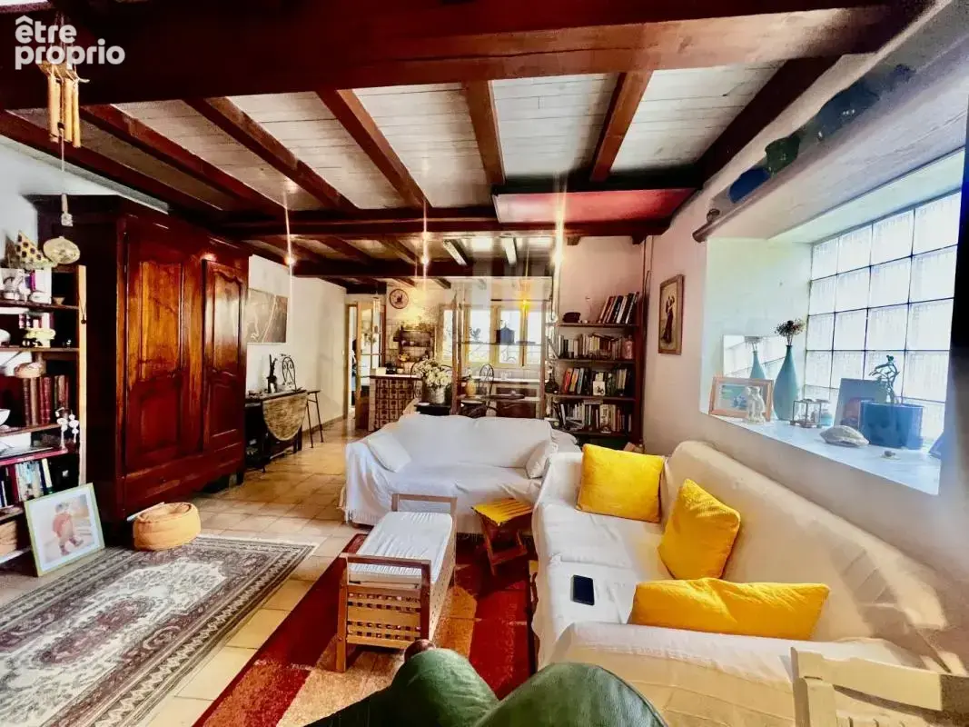 Maison 4 pièces 91 m² à vendre à Saint-Gilles (30800) - photo 2