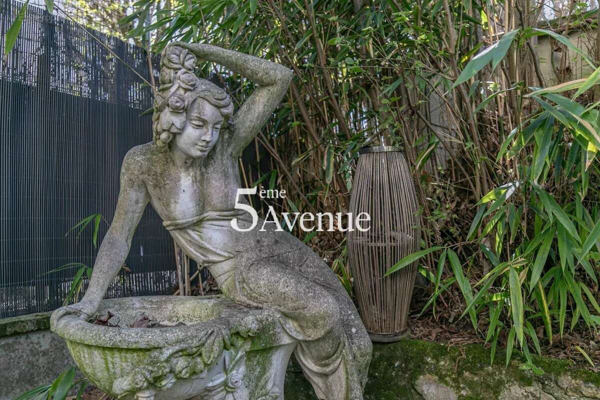 Maison à SAINT-MAUR-DES-FOSSES