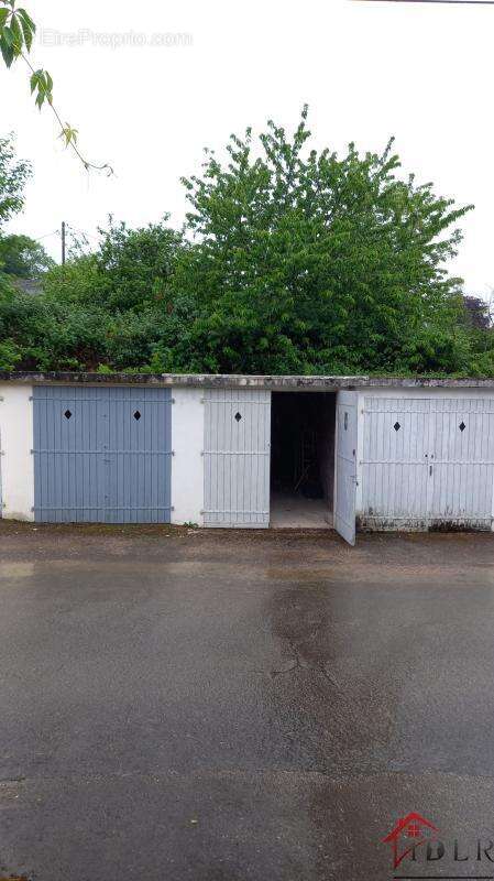 Parking à LONS-LE-SAUNIER