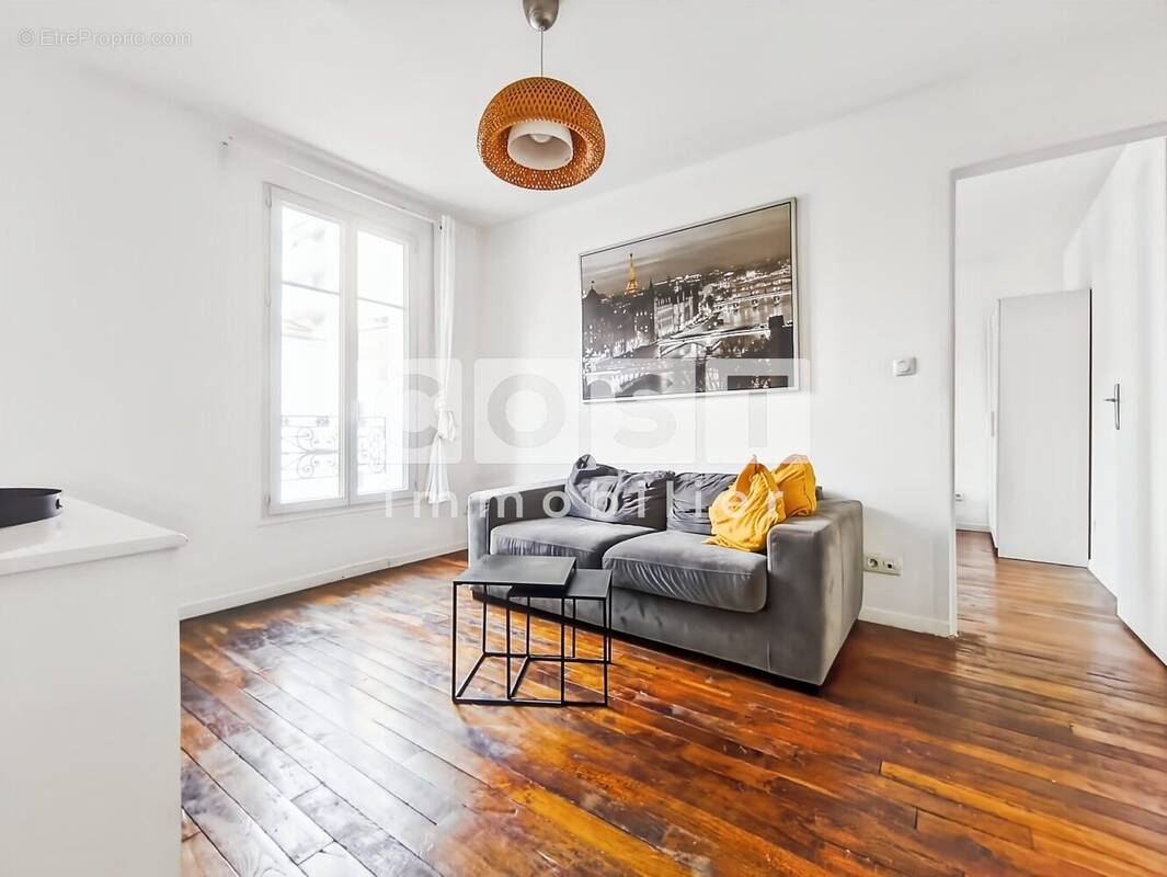 Appartement à COURBEVOIE