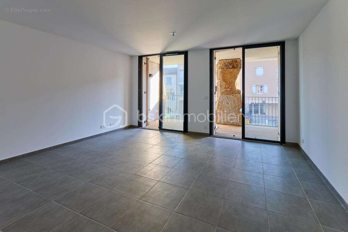 Appartement à BORMES-LES-MIMOSAS