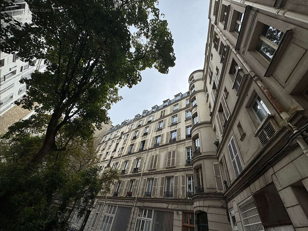 Appartement à PARIS-10E