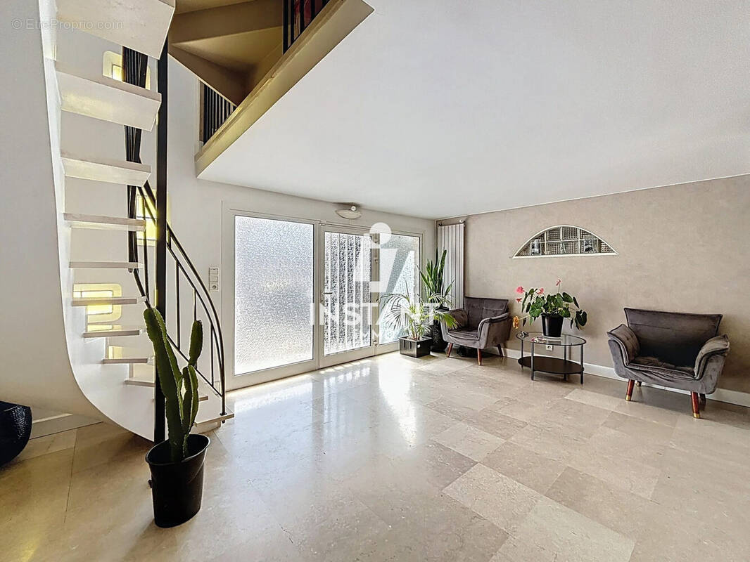 Maison à LES PAVILLONS-SOUS-BOIS