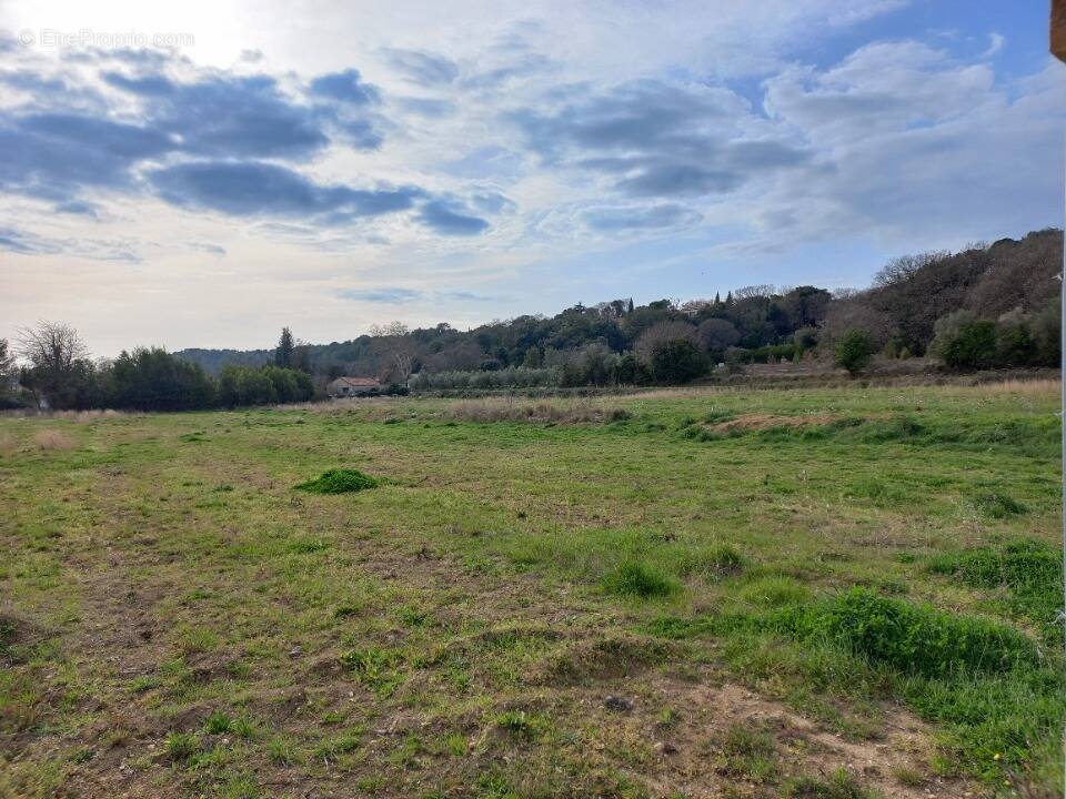 Terrain à CEYRAS