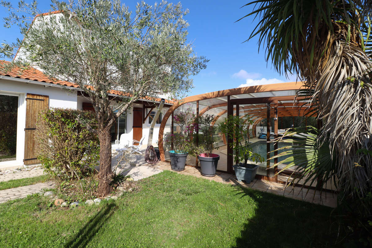 Maison à SAINT-GEORGES-DE-DIDONNE