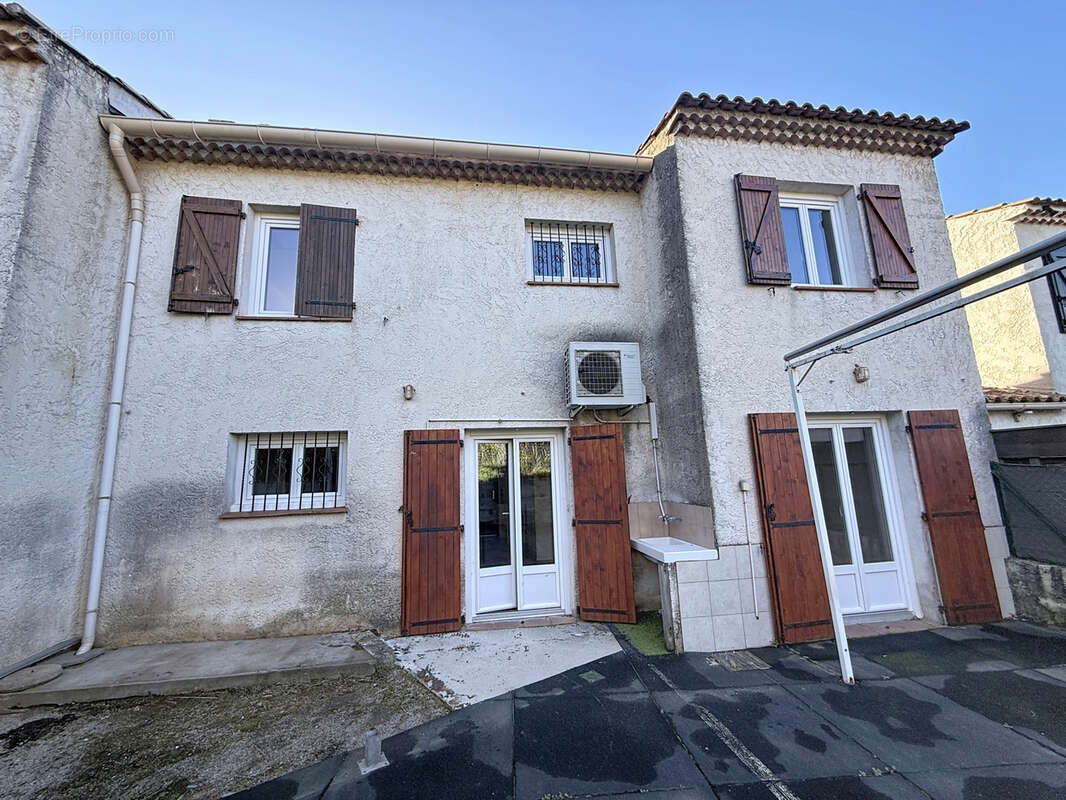 Maison à SIX-FOURS-LES-PLAGES