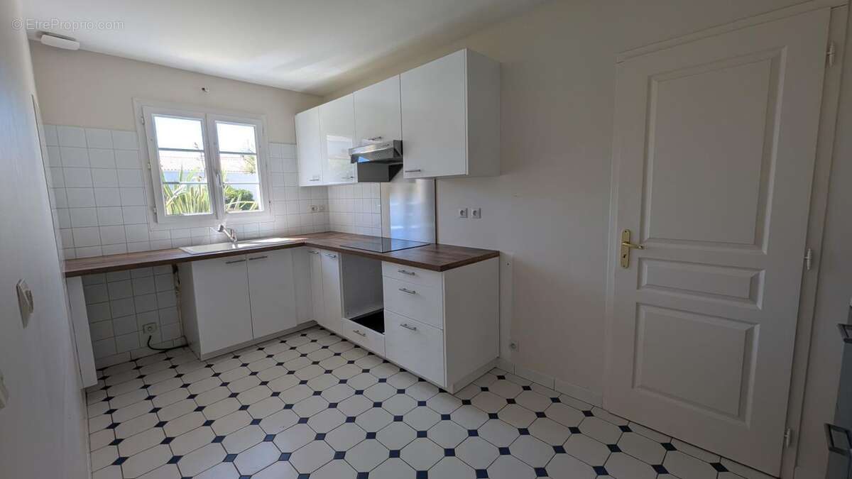Maison À Vendre 121 m² - photo 4