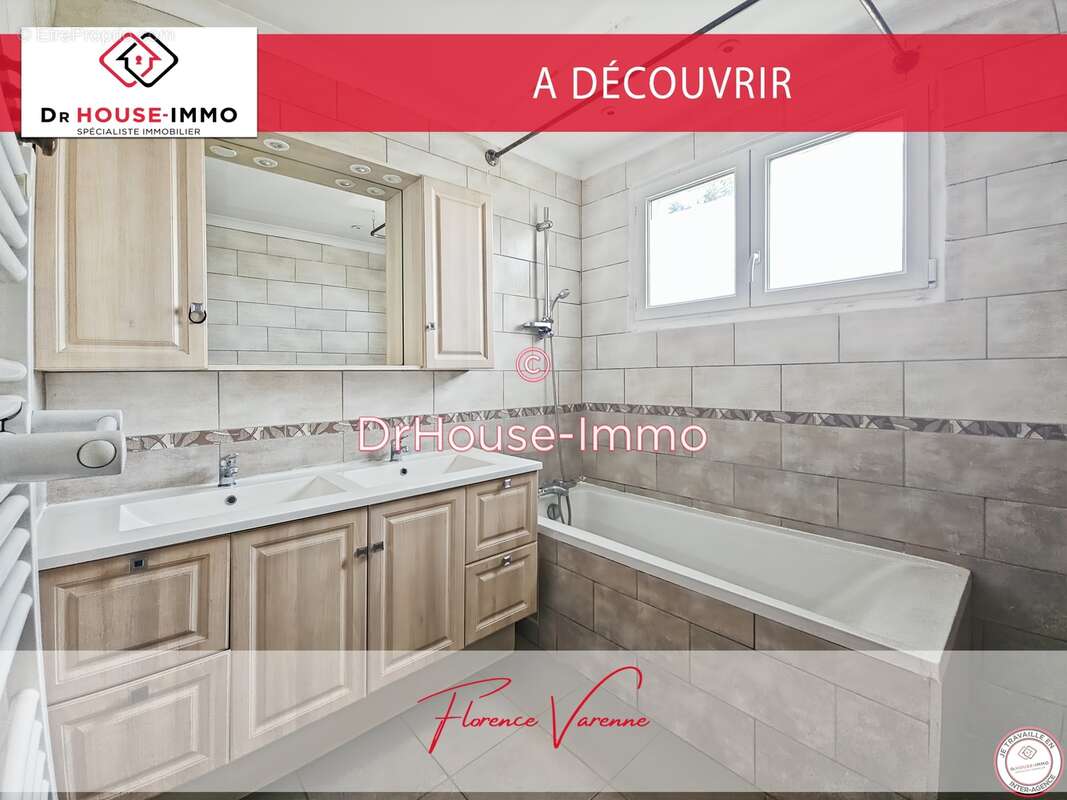 Maison à MONTROND-LES-BAINS