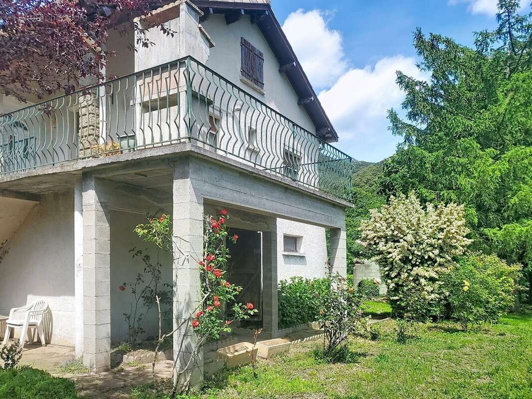 Maison à SAINT-GENIES-DE-VARENSAL