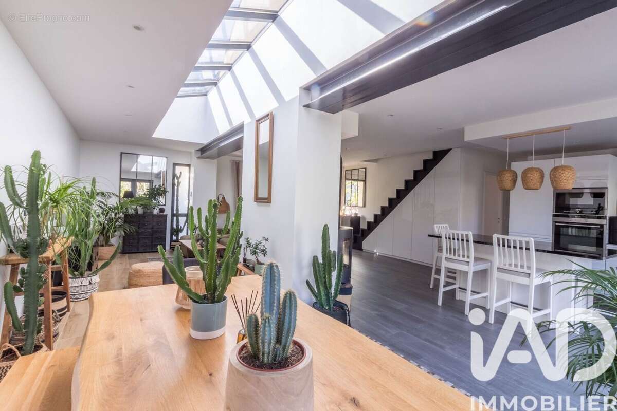 Photo 2 - Maison à HOUILLES