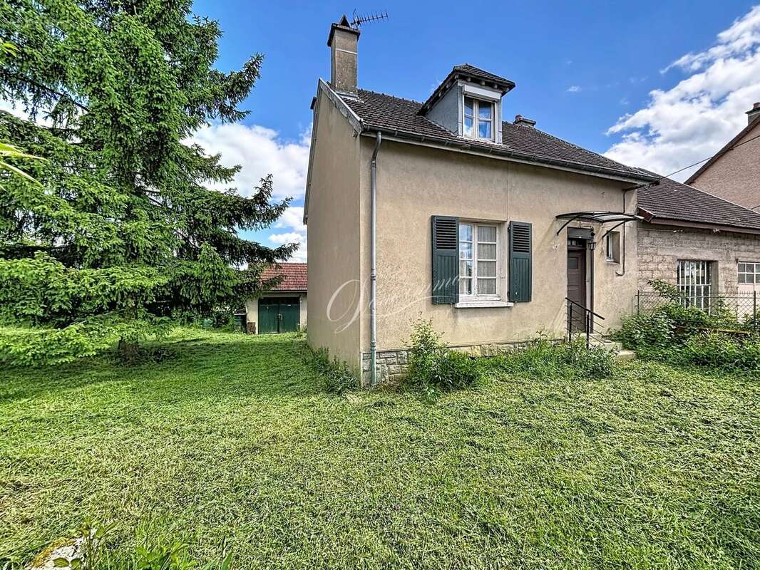Maison à MANLAY