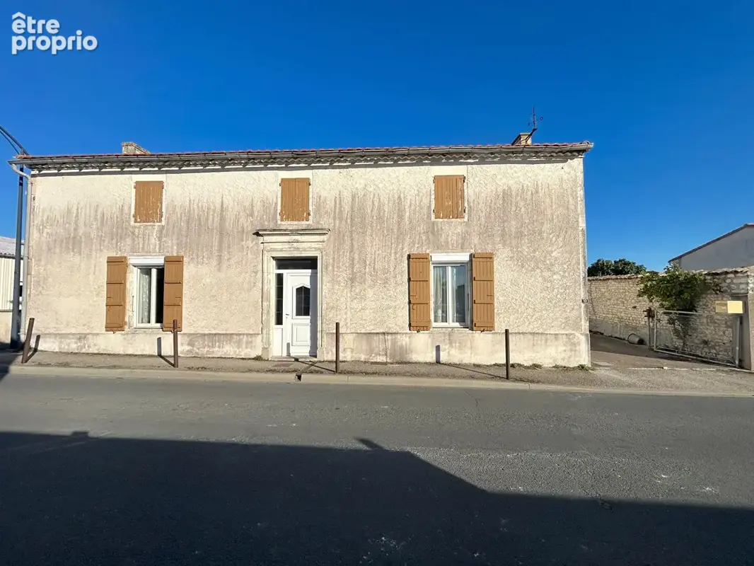 Maison à rénover 5 pièces à Semussac - 232 000 - photo 3
