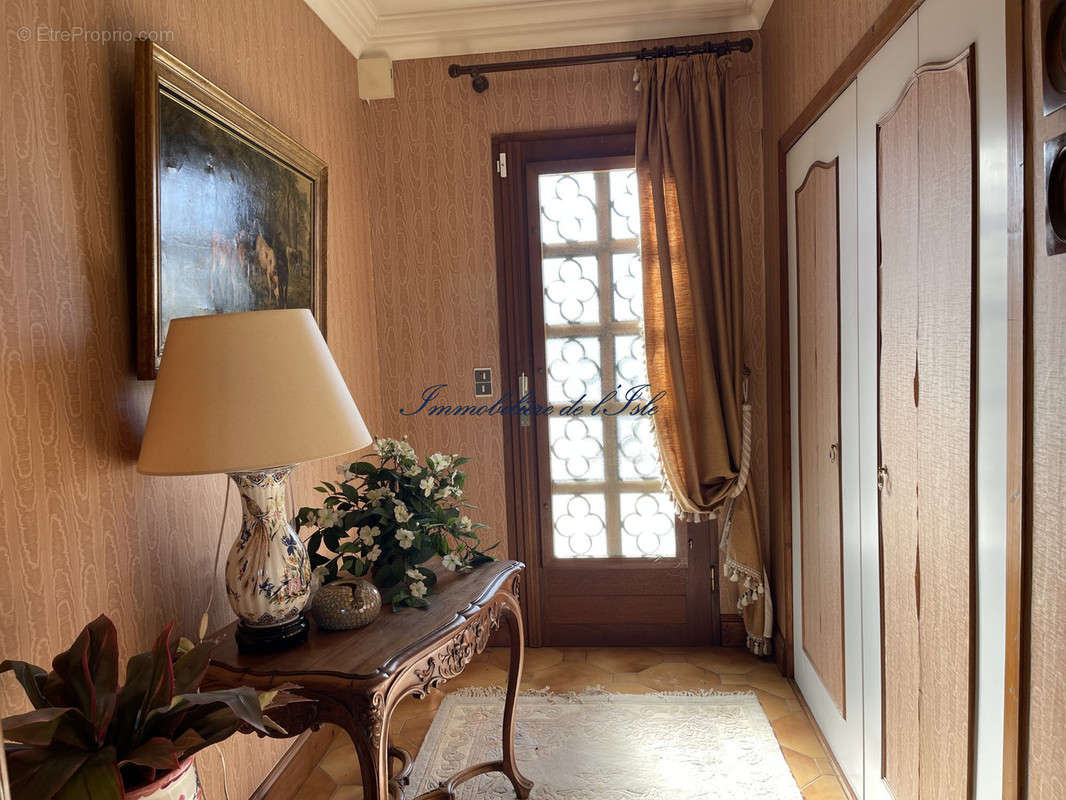 Maison à LA TOUR-BLANCHE