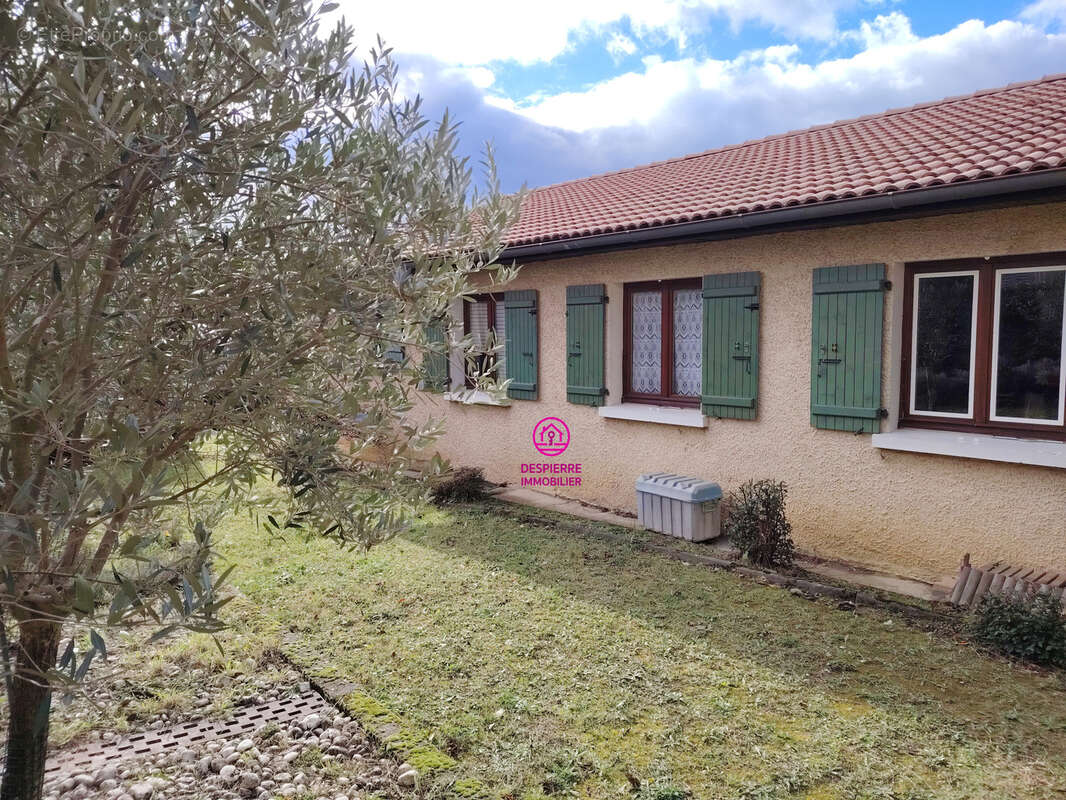 Maison à SALAISE-SUR-SANNE