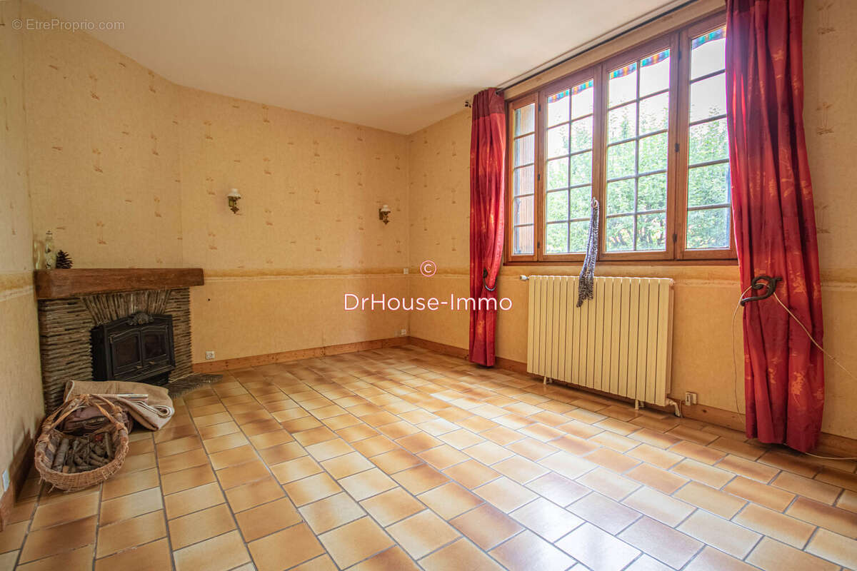 Maison à FOLLAINVILLE-DENNEMONT