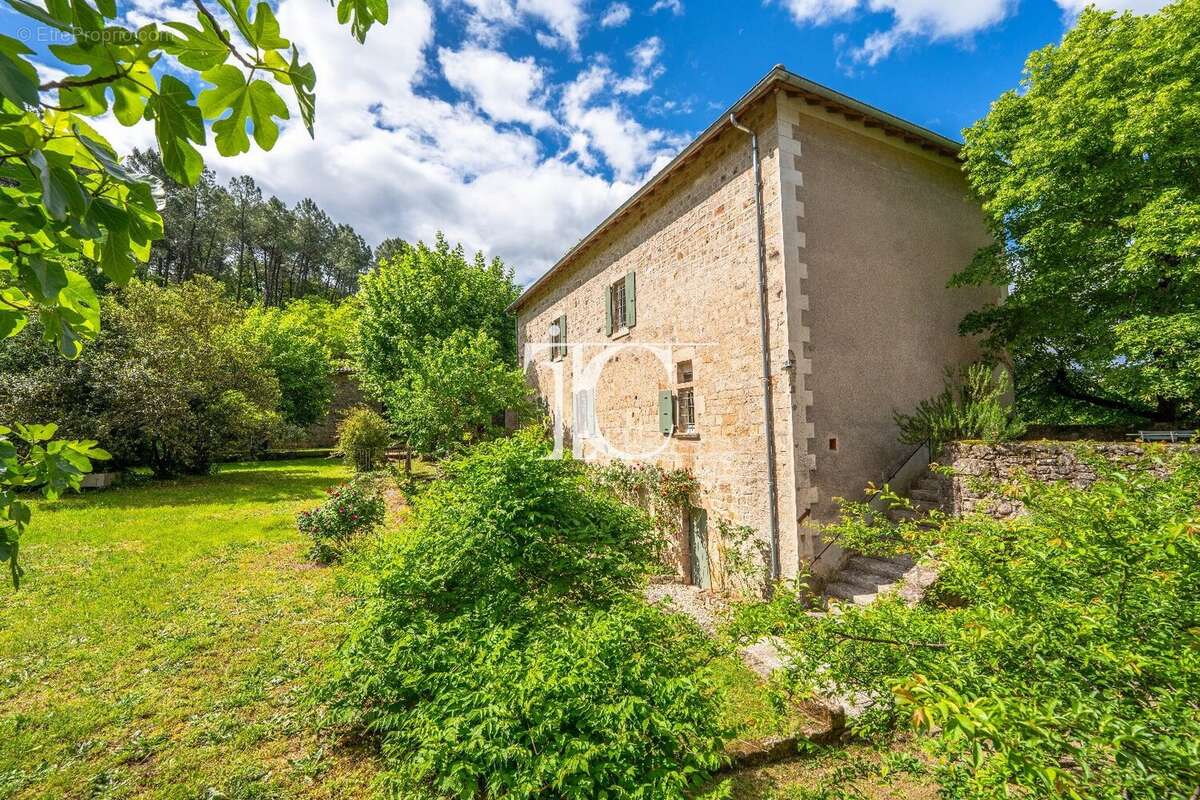 Maison à VINEZAC