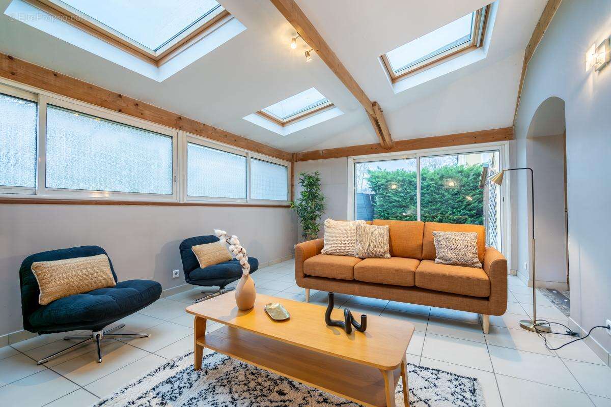 Maison à TASSIN-LA-DEMI-LUNE