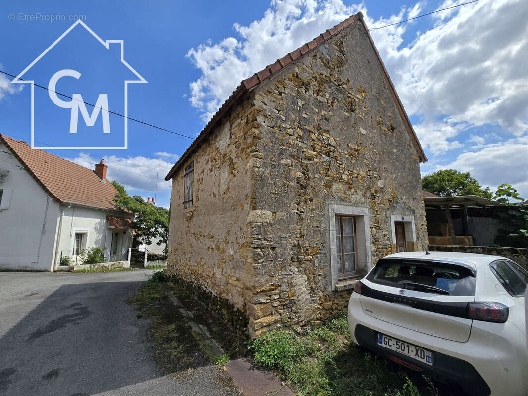 Maison à AINAY-LE-VIEIL