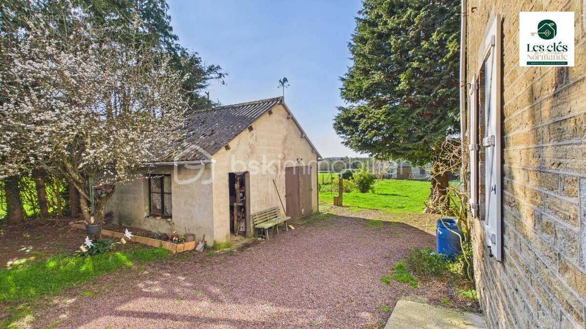 Une maison bourgeoise, cinq chambres, un parc de plus de 4 000 m²… et encore du potentiel ! - photo 19