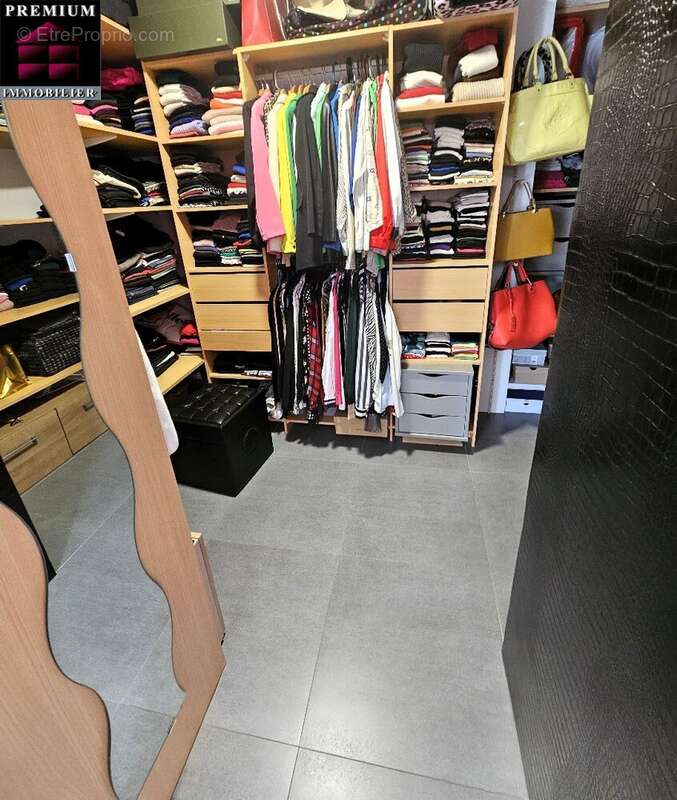 Maison à SAINT-ESTEVE