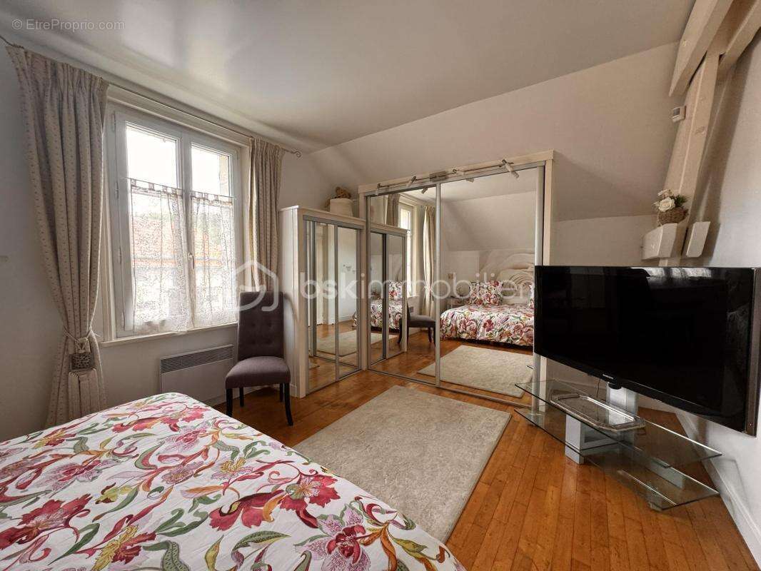 Propriété de 260 m2 composée de 2 habitations à Autrêches (60350) - photo 15
