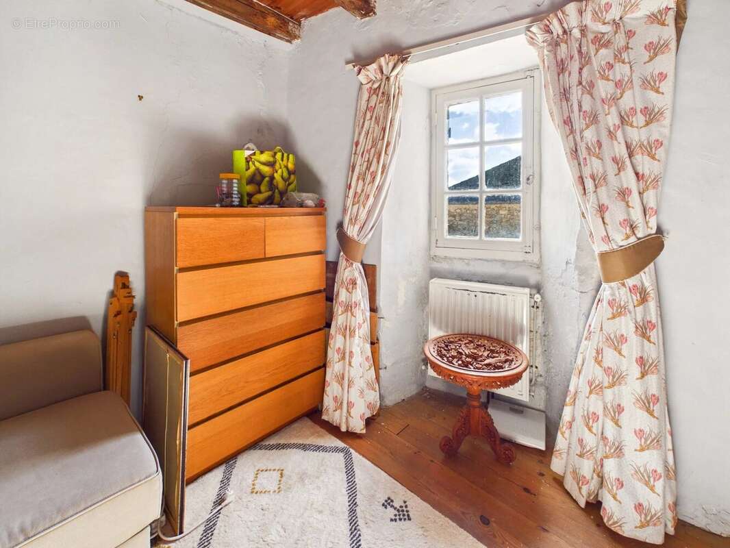 Maison à LA TOUR-BLANCHE