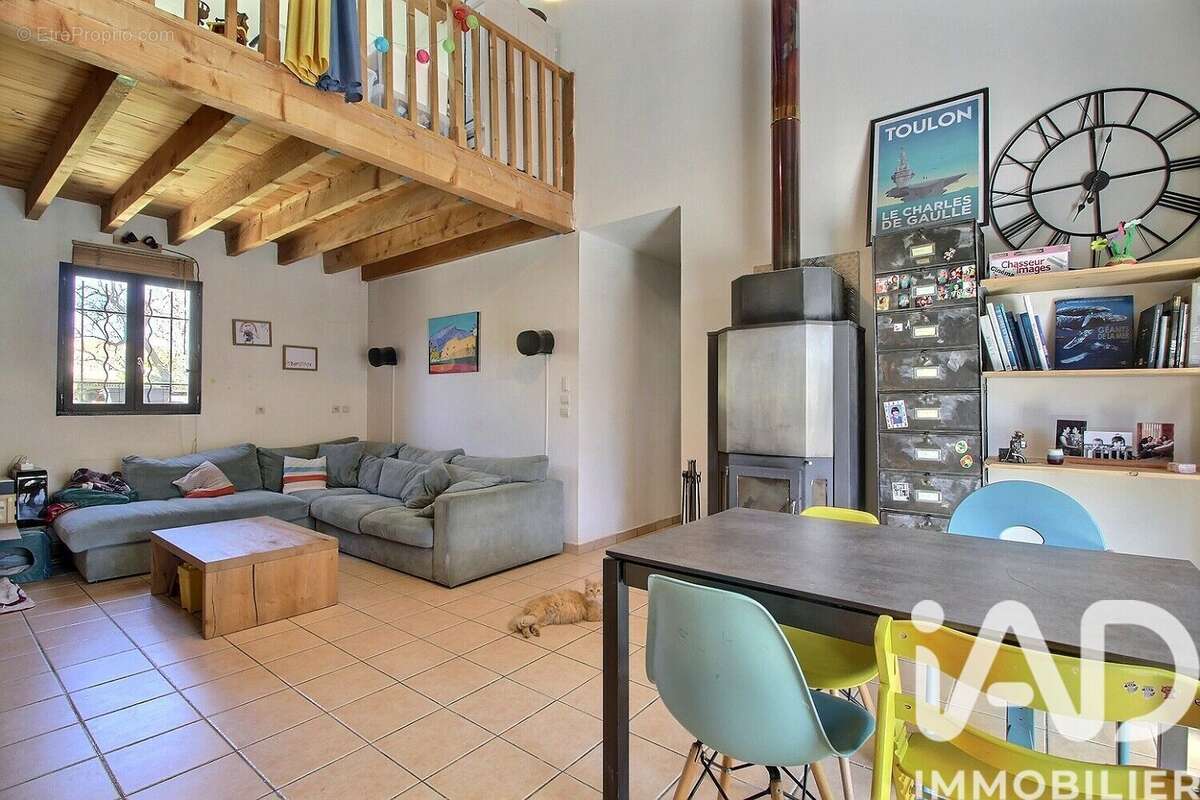 Photo 3 - Maison à LE CASTELLET