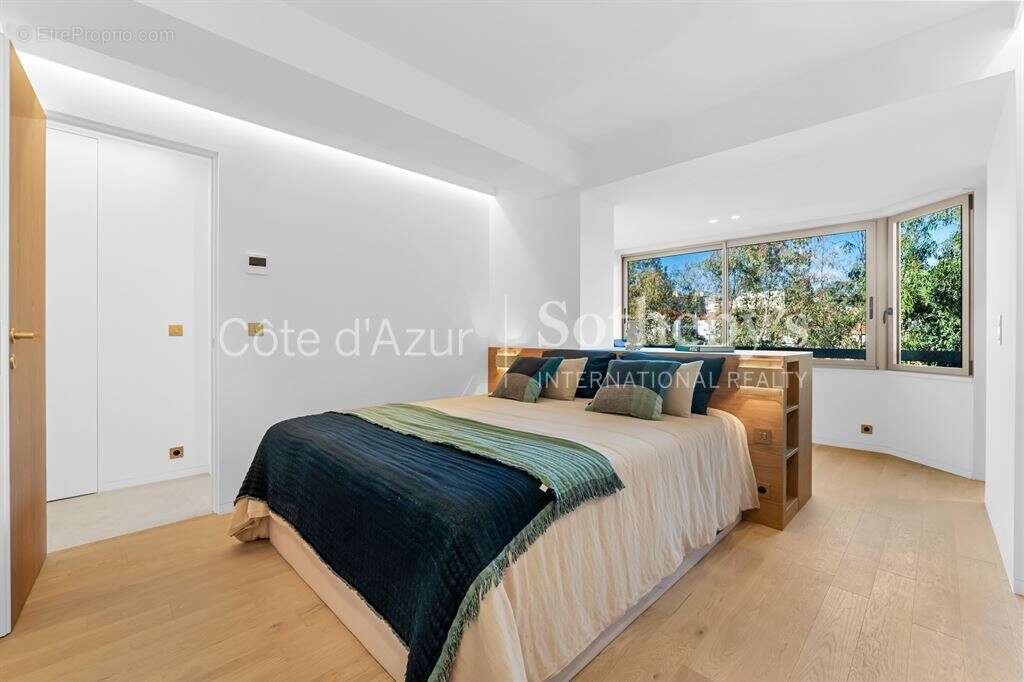 Cannes Palm Beach appartement 4 pièces de 101 m² rénové avec terrasse et vue mer - photo 14