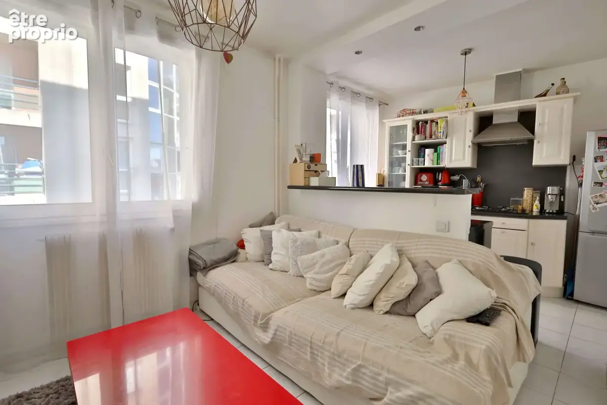 Appartement Type 3 - 58,13m2 habitables (loi carrez) - Balcon - Cave - Place de parking privative - photo 2