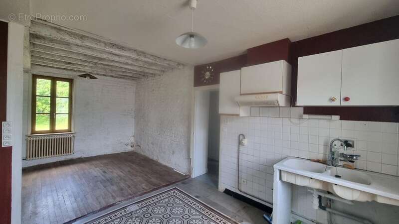 Maison à LA CHAPELLE-AUX-CHASSES