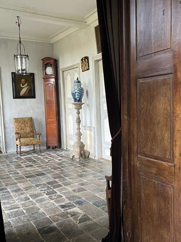 ELEGANT CHATEAU XVIIIs, sans travaux, sur 1 hectare clos de murs, jardin paysagé, chapelle, orangerie, dépendances, pour famille - photo 73