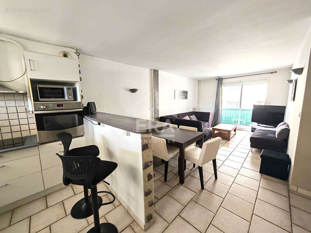 Appartement à MARSEILLE-5E