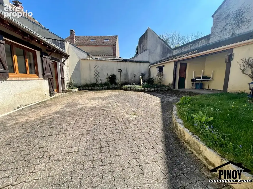 Maison ancienne avec grande cour, dépendances et garage - photo 19