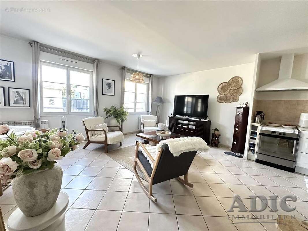 Appartement à LONGPERRIER