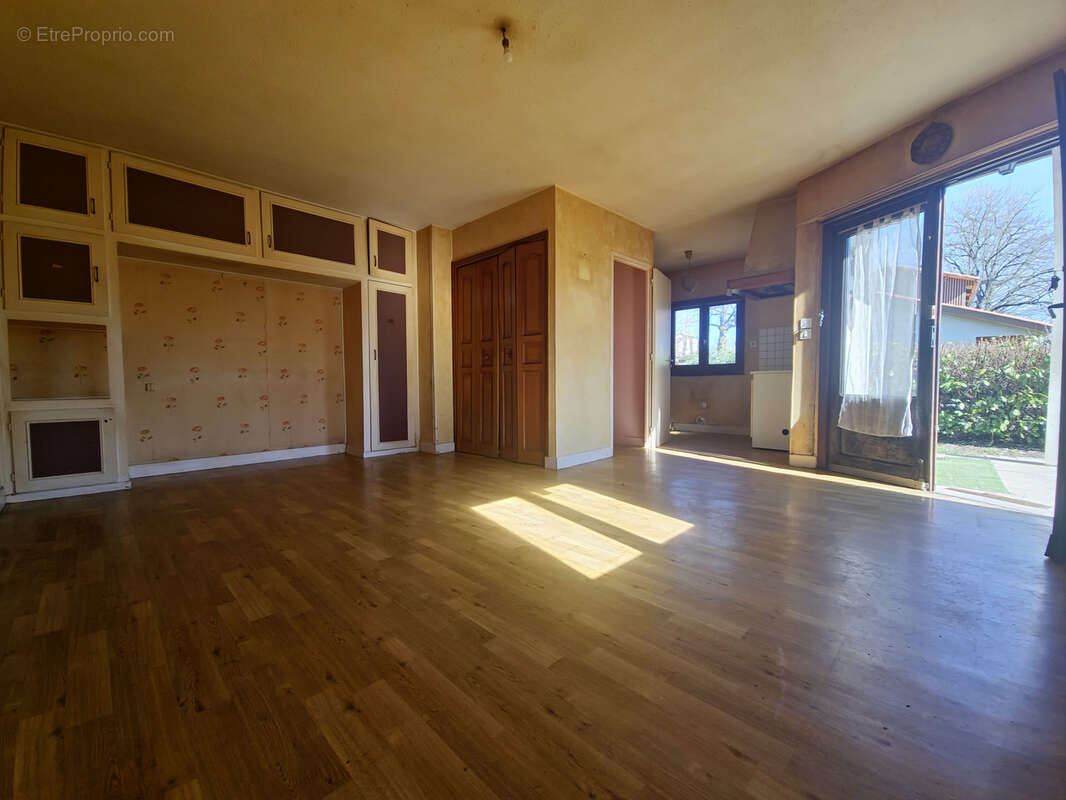 Maison à ARPAJON-SUR-CERE