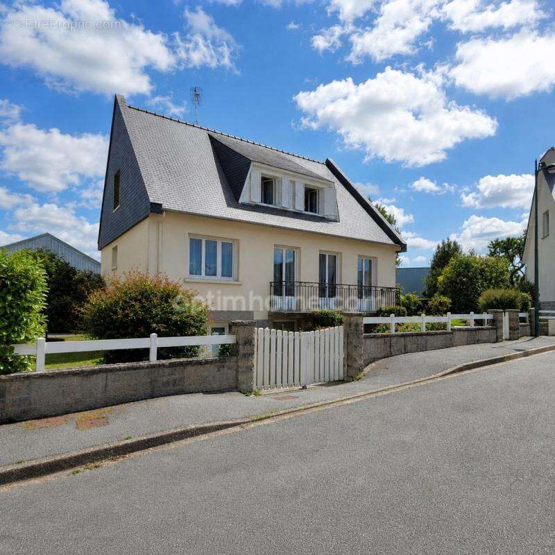 Maison familiale 130 m² à Quévert – 5 chambres, jardin 580 exposé au sud, centres commerciaux Leclerc et Carrefour à 2 pas - photo 2