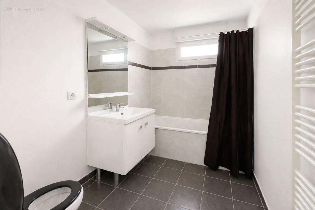 Appartement à SAINT-THIBAULT-DES-VIGNES