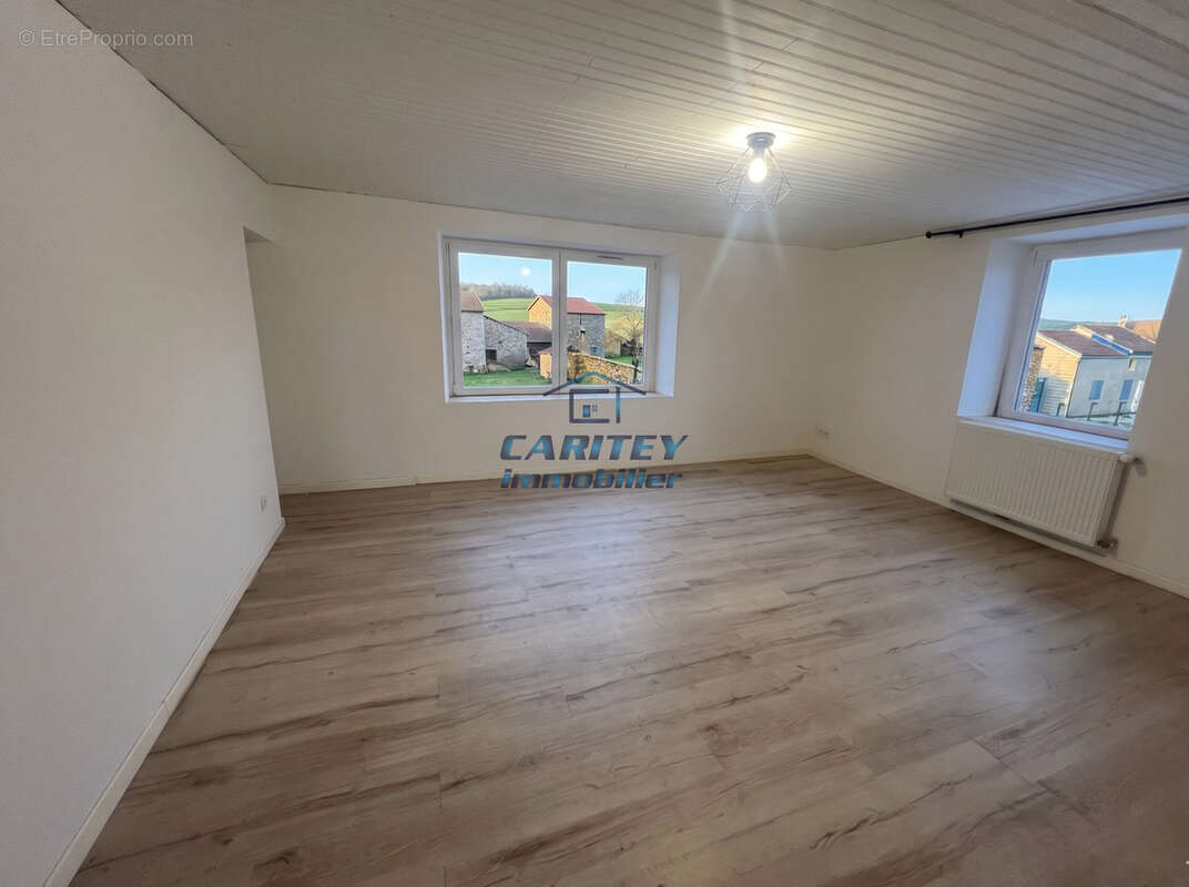 Maison 4 chambres sur 8 ares de terrain - FROIDECONCHE 70300 - photo 5