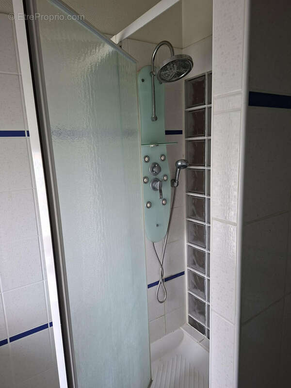 Coup de cœur assuré pour cette propriété de caractère avec grange, écurie et terrain attenant, située dans un - photo 32