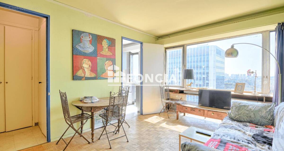 Appartement à PARIS-14E