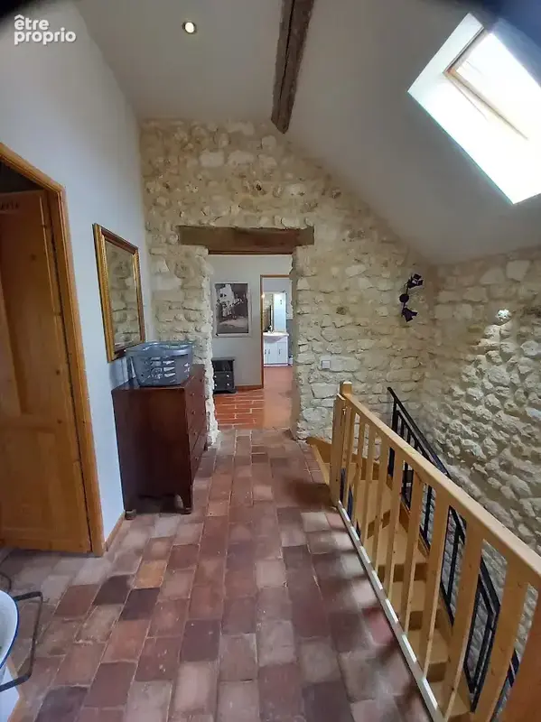Charmante maison ancienne avec cour aménagée, grange et jardin séparé. - photo 9