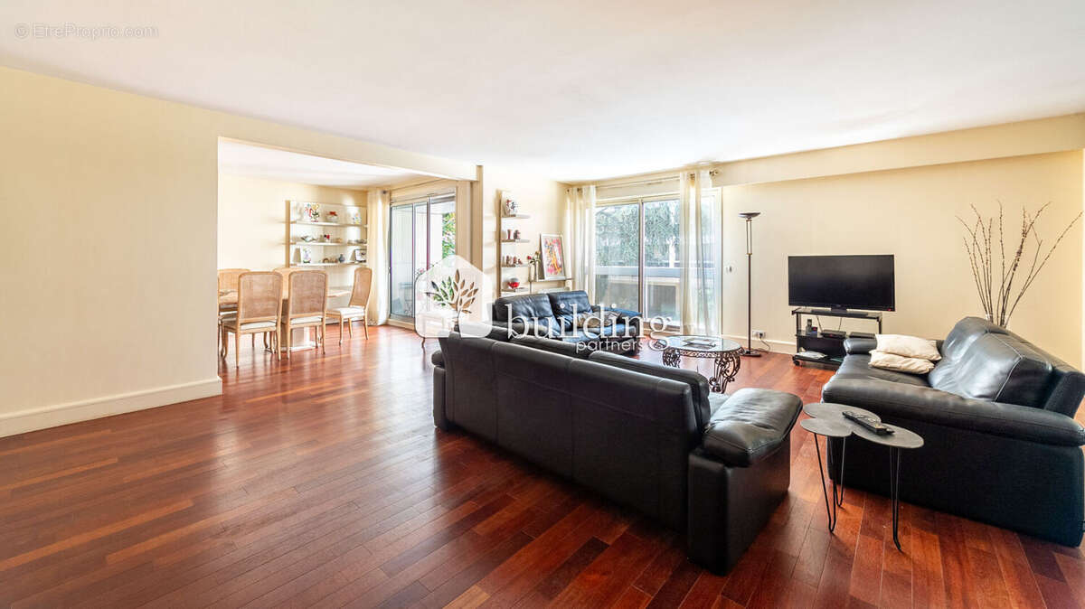 Appartement à NEUILLY-SUR-SEINE